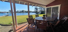 Riverfront Cottage in Booderee National Park at Christians Minde